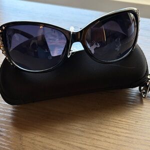 NWT Montana West Concho Rhinestone Elegant Black and Silver Sunglasses